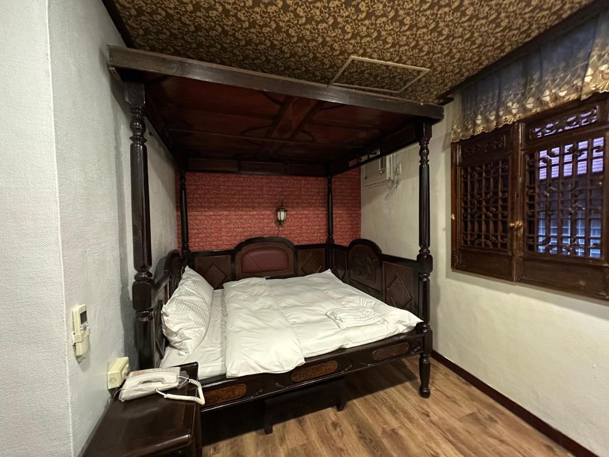 Ming Ren Hotspring Hotel Jiaoxi Buitenkant foto