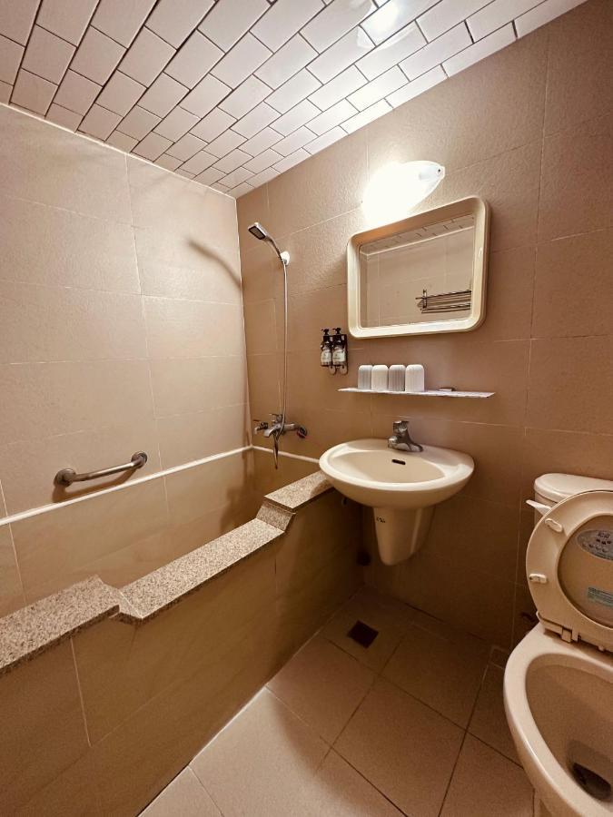 Ming Ren Hotspring Hotel Jiaoxi Buitenkant foto